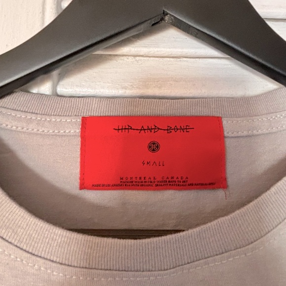 Unisex Hip and Bone Smiley Grey Tee - Small - Picture 2 of 3